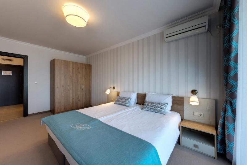 Apartment with Sea View image 2