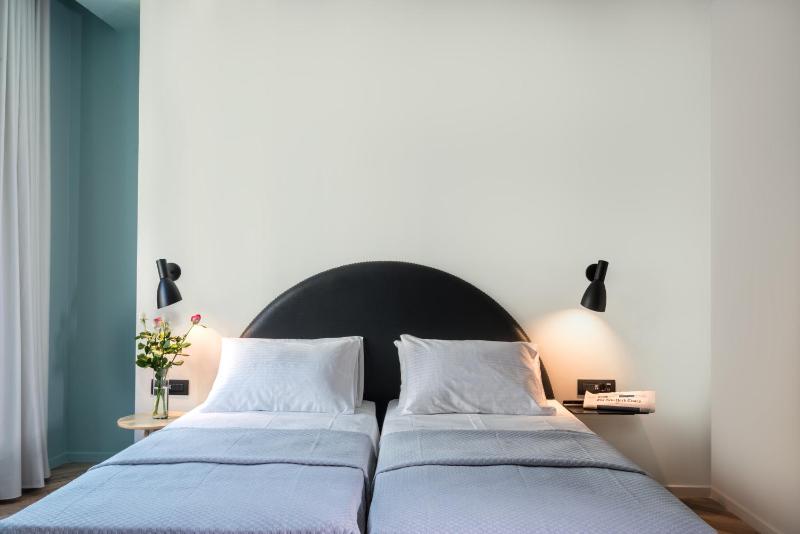 Junior Suite with City View image 3