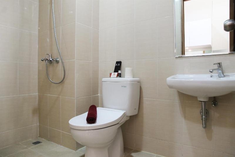 Comfy Studio Room The Oasis Cikarang Apartment By Travelio - image 4