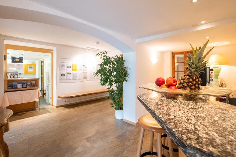 One-Bedroom Apartment image 2