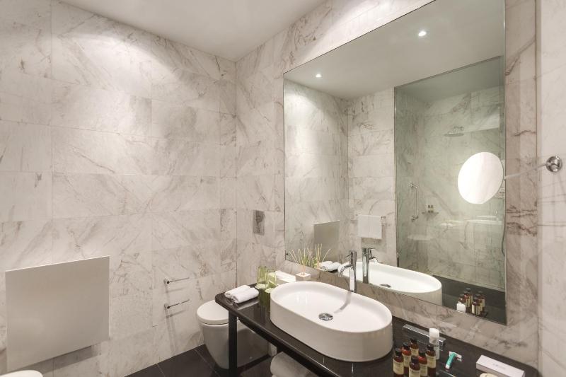 Executive Suite image 3