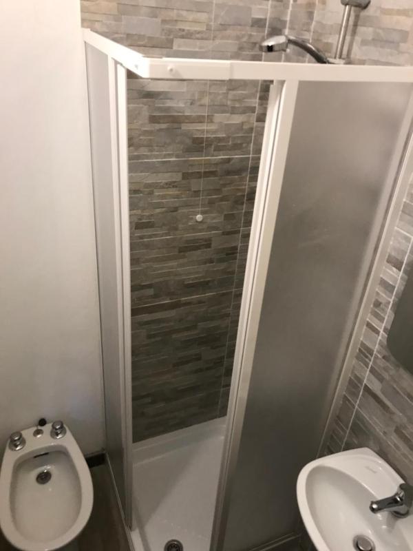 Twin Room with Private Bathroom image 1