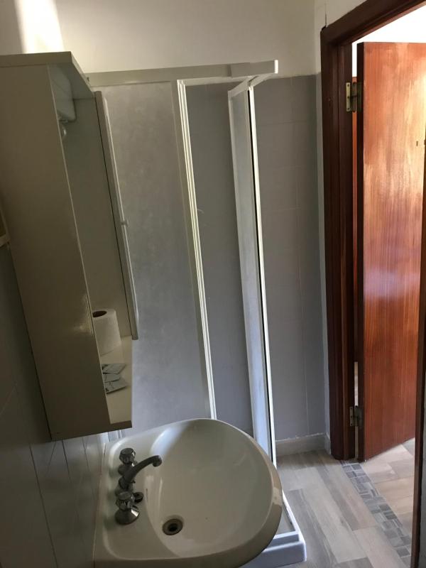 Twin Room with Private Bathroom image 4