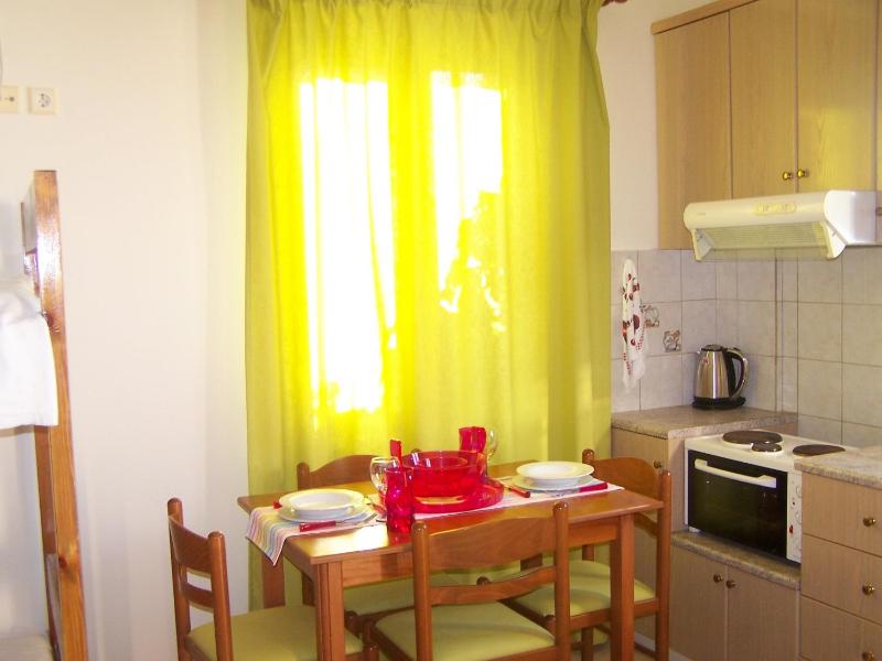 Studio (4 Adults) image 2