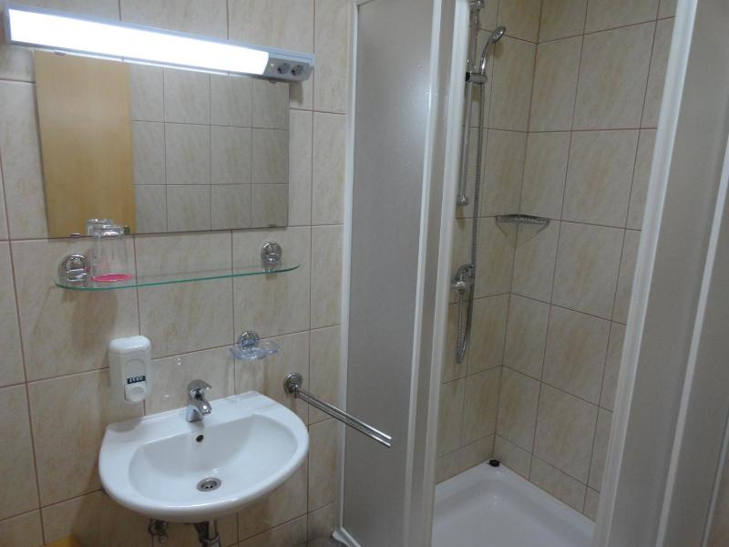 Double or Twin Room image 3