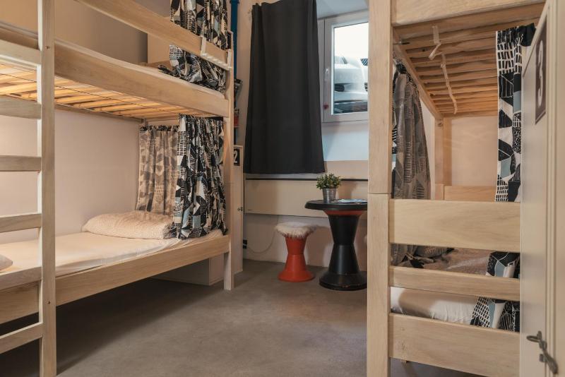 4-Bed Mixed Dormitory Room image 3