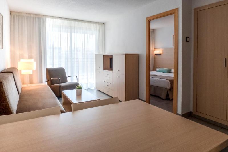 One-Bedroom Apartment (2 - 4 Adults) image 4