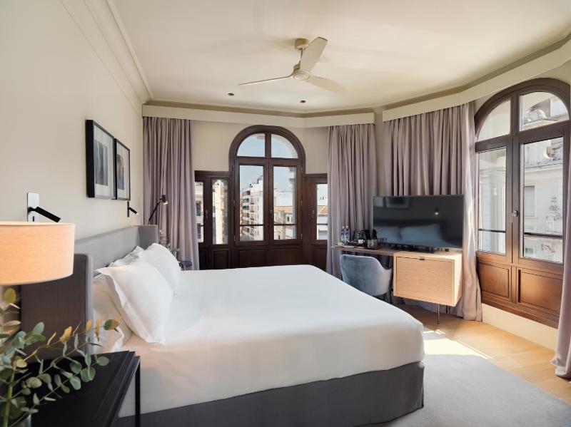 Double or Twin Room with View image 4