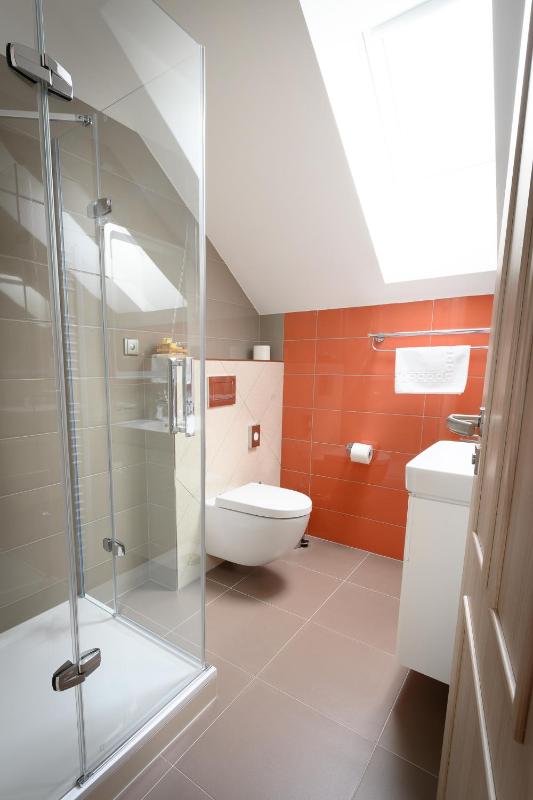 Quadruple Room with Private Bathroom image 2