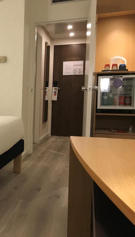 Standard Room with One Queen Bed and One Sofa Bed image 3