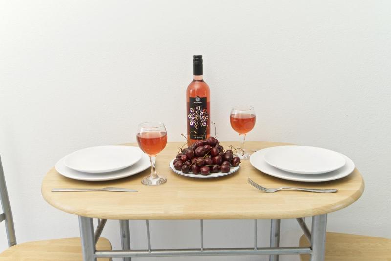Studio Apartment image 1