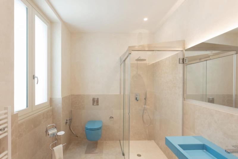 Deluxe Double Room with Partial Sea View image 4