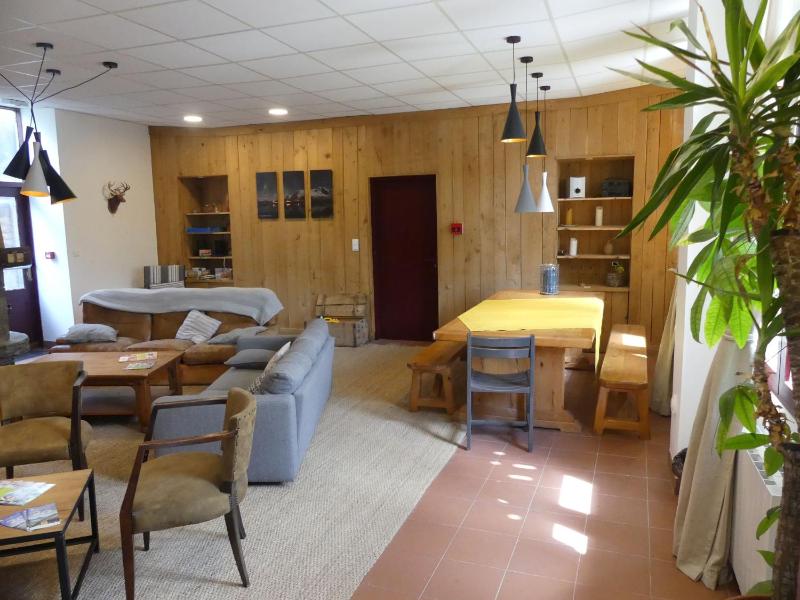 Twin Room with Private Bathroom image 4