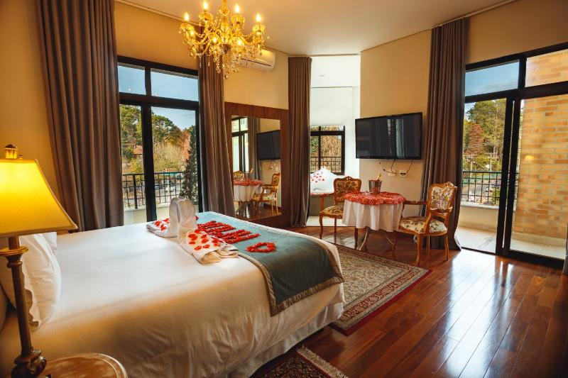 Premium Double or Twin Room image 3