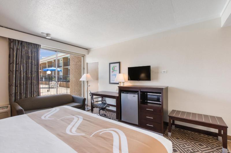 King Room - Accessible/Non-Smoking image 1