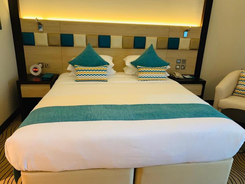 Deluxe Double or Twin Room image 3