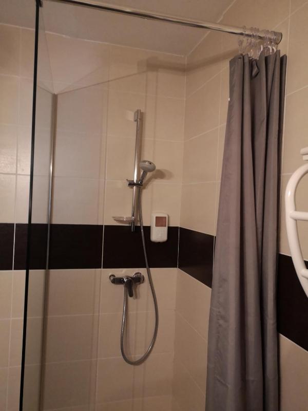 Triple Room (1 Double Bed + 1 Single Bed) image 1