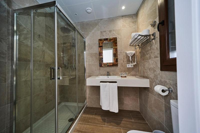 Double or Twin Room with Pool View image 2
