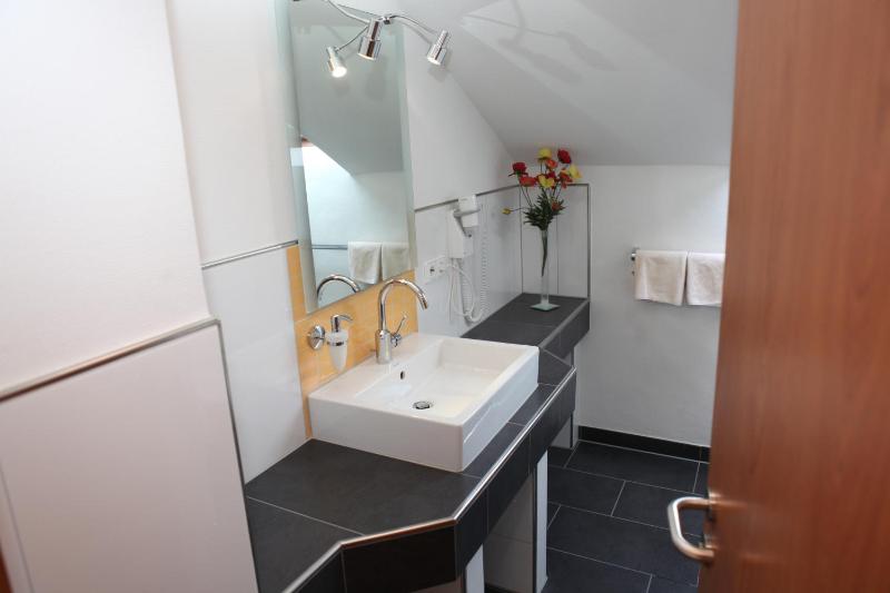 Standard Double Room image 4
