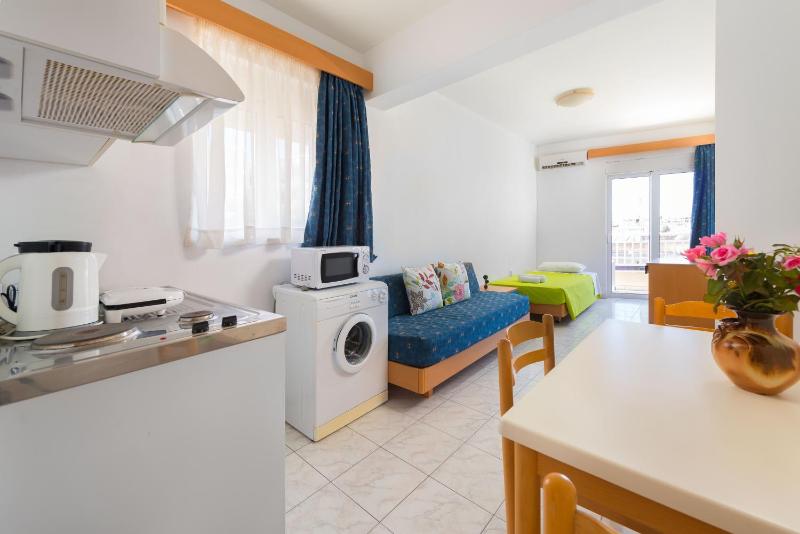 Yiannis Apartments - image 10