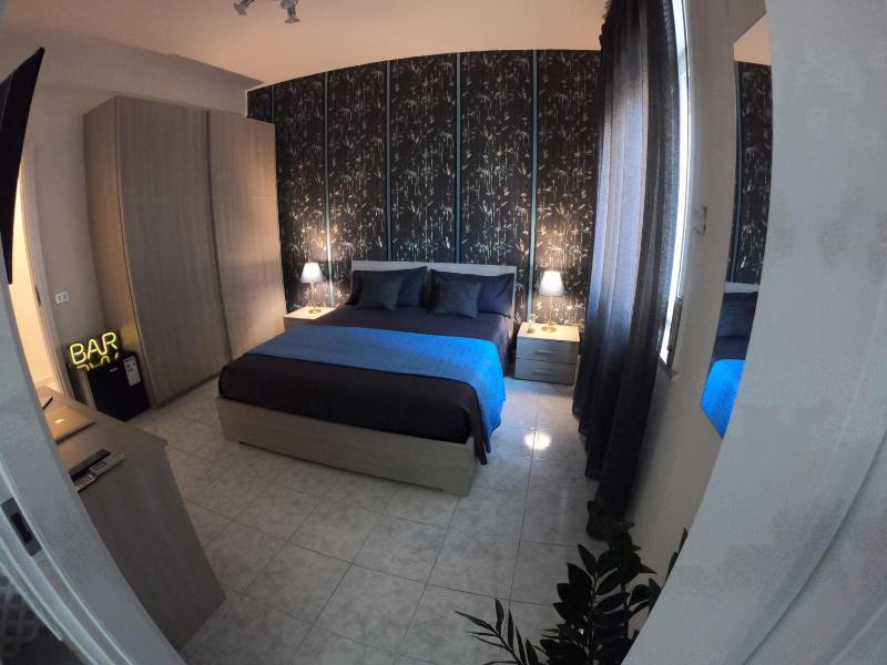 Deluxe Room image 3