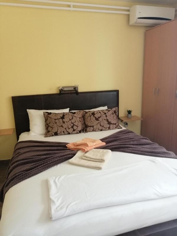 Studio Apartment image 3