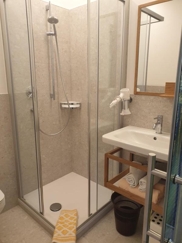 Single Room image 2