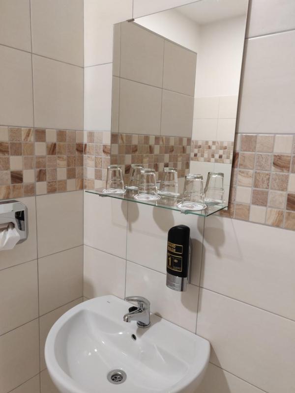 Deluxe Triple Room image 2