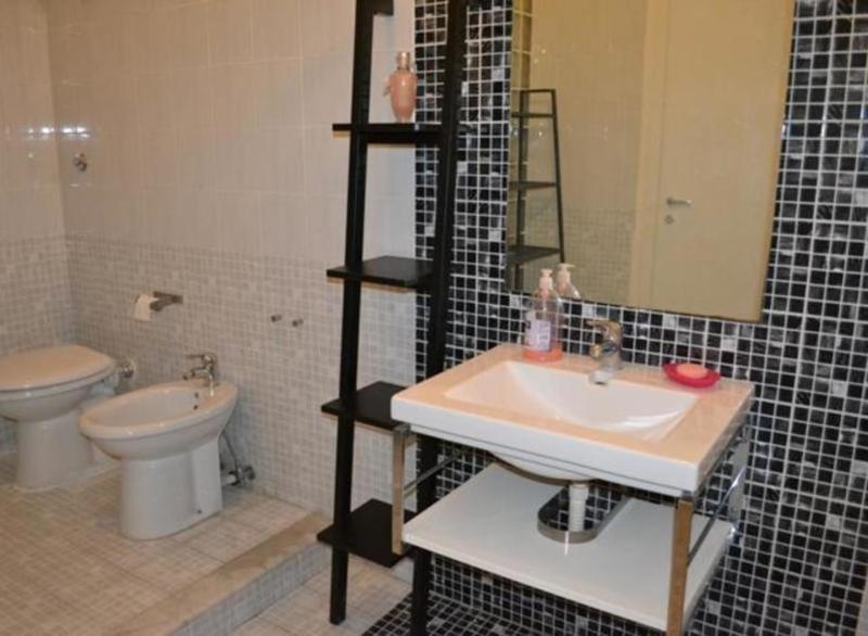 Quadruple Room with Private Bathroom image 3