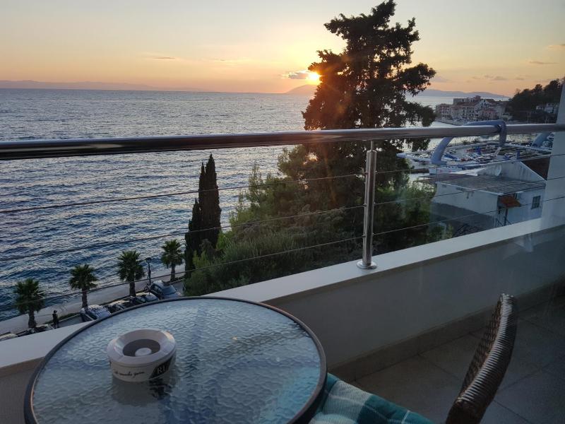 Apartment with Sea View image 1