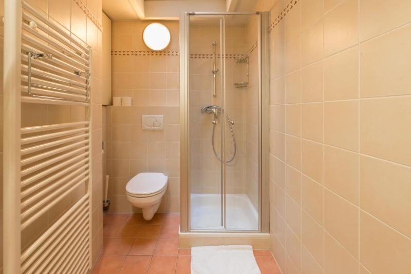 Deluxe Twin Room image 4