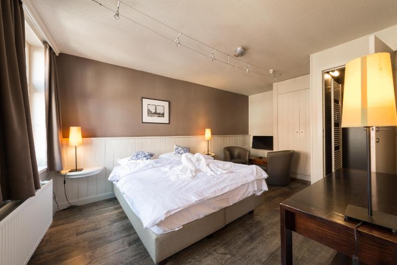Superior Double Room image 2