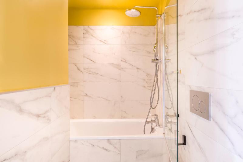 Family Room with One Double Bed and Sofa Bed - Non-Smoking image 1