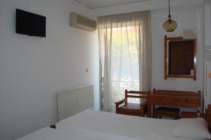 Karis Hotel - image 32