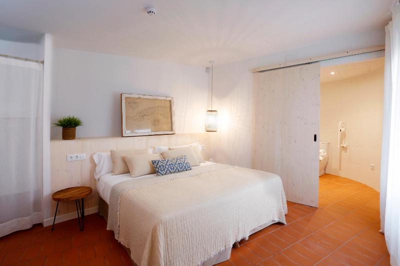 Double Room - Disability Access image 3