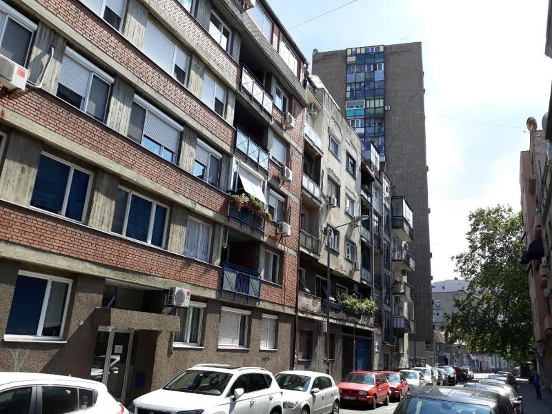 Sweet Yellow Apartment - image 16