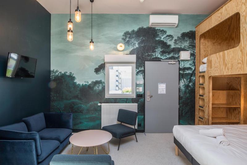 Studio 4 People image 4