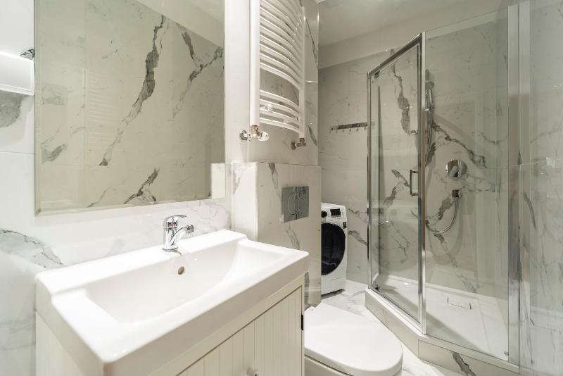 Riviera Rooms - image 11