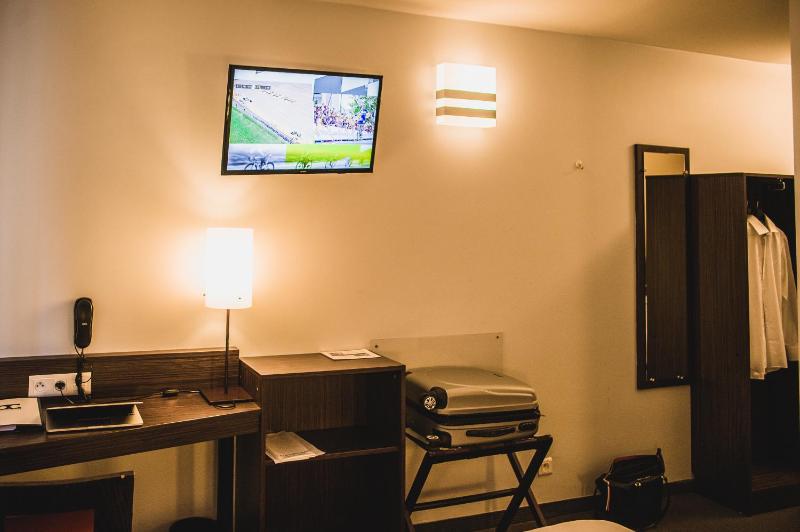 Special Offer - Twin Room with Parking image 1