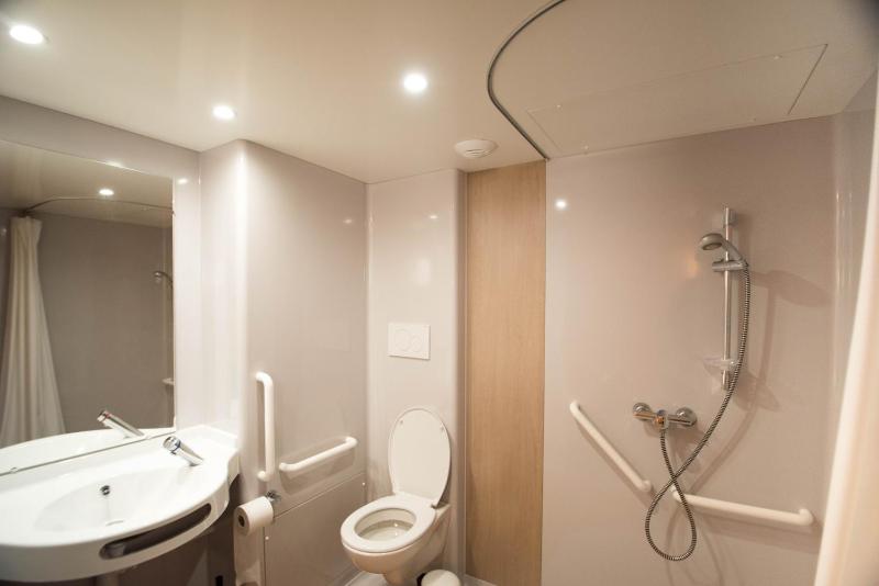 Standard Family Room image 3