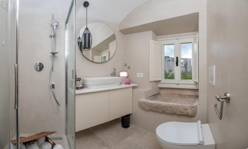 Suite with Balcony image 2