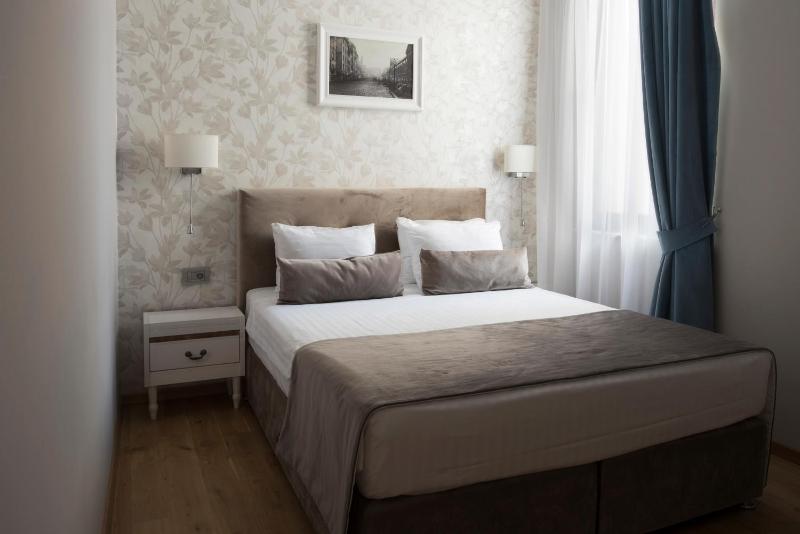 Deluxe Double Room image 3
