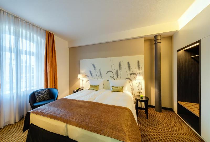 Business Double Room image 2