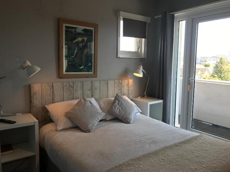 Standard Double Room image 3