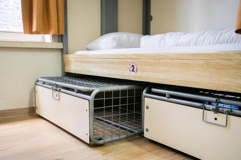 Bed in 10-Bed Mixed Dormitory Room image 4