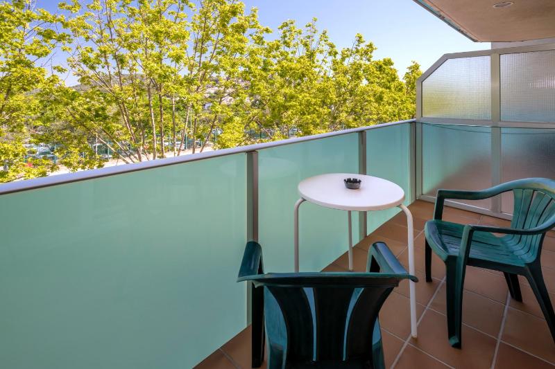 Quadruple Room with Terrace image 1