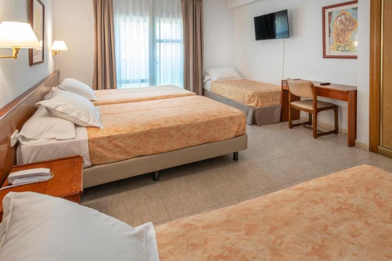 Standard  Room (2 Adults + 2 Children) image 2