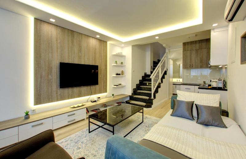 One-Bedroom Apartment image 1