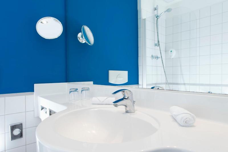 Standard Single Room image 3