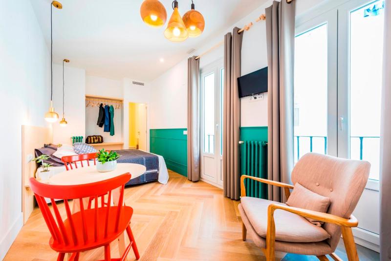 Studio Apartment image 3